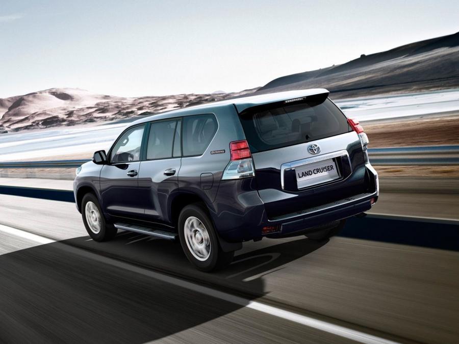  Toyota Land Cruiser Prado 150 60th Anniversary 2011 года  (фото 6 из 15)